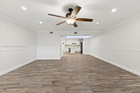 Adosado en venta en Plantation, Florida, 3 dormitorios, 202.06 m2 № 1952022 - foto 11