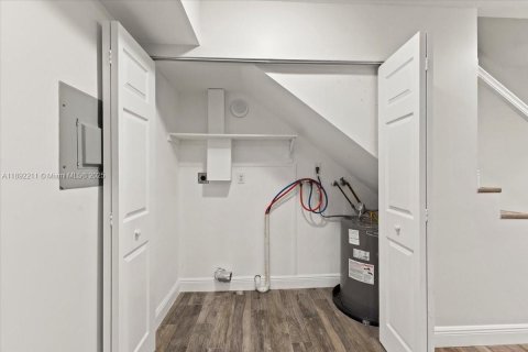 Adosado en venta en Plantation, Florida, 3 dormitorios, 202.06 m2 № 1952022 - foto 9
