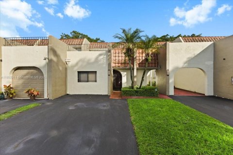Adosado en venta en Plantation, Florida, 3 dormitorios, 202.06 m2 № 1952022 - foto 2