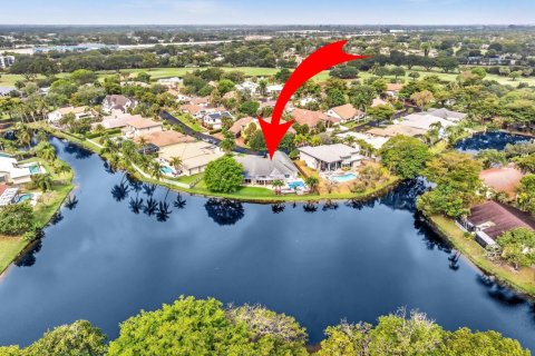 Casa en venta en Plantation, Florida, 4 dormitorios, 358.97 m2 № 1175440 - foto 1
