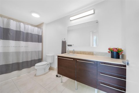 Copropriété à louer à Miami, Floride: 1 chambre, 77.85 m2 № 1947989 - photo 14