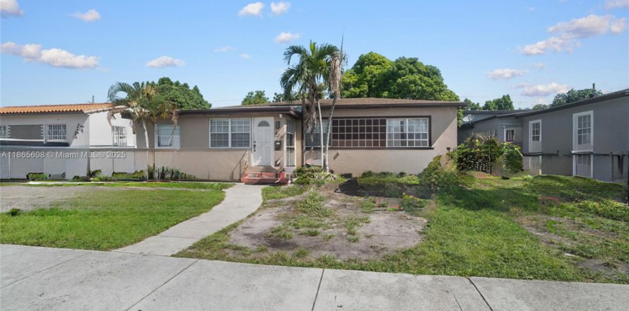 House in Hialeah, Florida 5 bedrooms, 174.38 sq.m. № 1928625