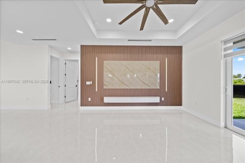 House in Lehigh Acres, Florida 3 bedrooms № 2068254 - photo 10