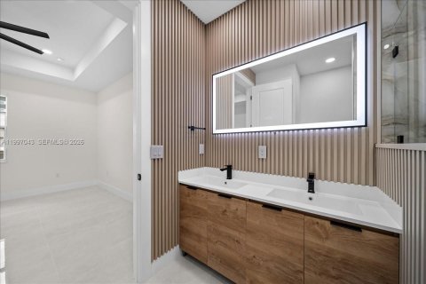 House in Lehigh Acres, Florida 3 bedrooms № 2068254 - photo 18