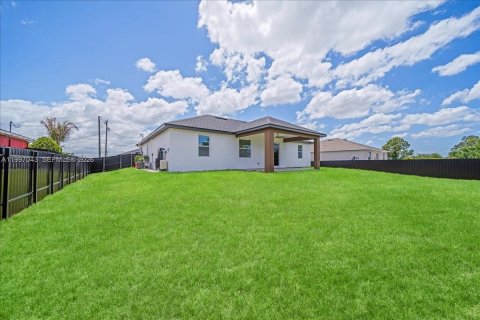 House in Lehigh Acres, Florida 3 bedrooms № 2068254 - photo 29