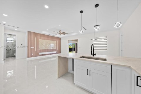 House in Lehigh Acres, Florida 3 bedrooms № 2068254 - photo 12