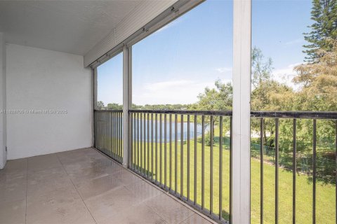 Condo in Davie, Florida, 2 bedrooms  № 1802490 - photo 18