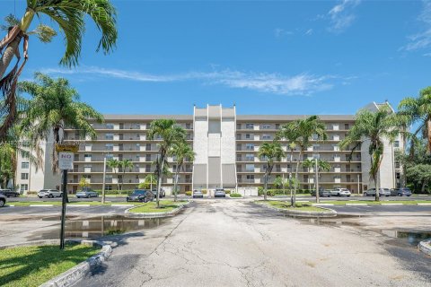 Condo in Davie, Florida, 2 bedrooms  № 1802490 - photo 1