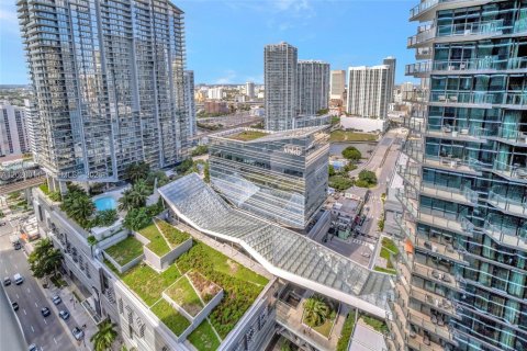 Condo à Miami, Floride, 3 chambres  № 2153964