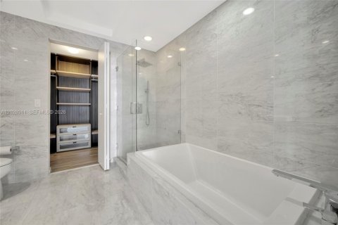 Copropriété à louer à Miami, Floride: 3 chambres, 134.71 m2 № 2153964 - photo 13