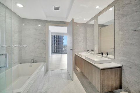 Copropriété à louer à Miami, Floride: 3 chambres, 134.71 m2 № 2153964 - photo 14