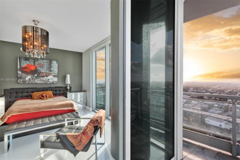 Condominio en alquiler en Miami, Florida, 2 dormitorios, 129.04 m2 № 1944776 - foto 16
