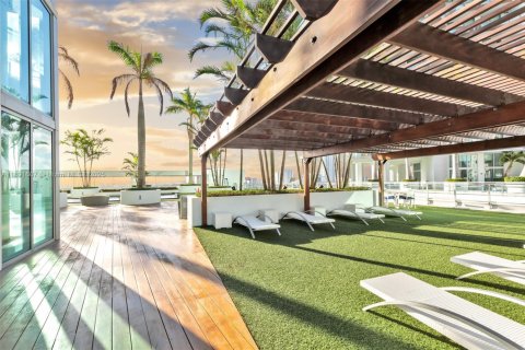 Condominio en alquiler en Miami, Florida, 2 dormitorios, 129.04 m2 № 1944776 - foto 29