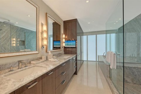 Condominio en venta en Sarasota, Florida, 4 dormitorios, 380.99 m2 № 2148301 - foto 27