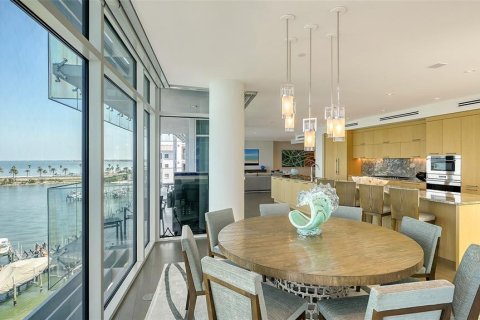 Condominio en venta en Sarasota, Florida, 4 dormitorios, 380.99 m2 № 2148301 - foto 17