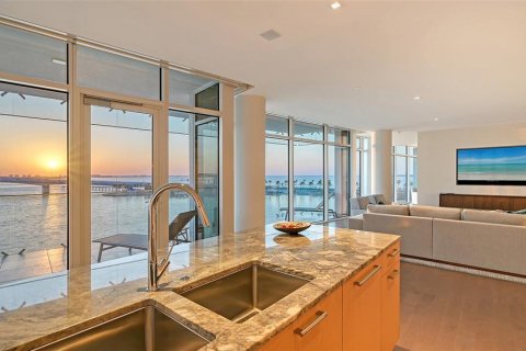 Condominio en venta en Sarasota, Florida, 4 dormitorios, 380.99 m2 № 2148301 - foto 11