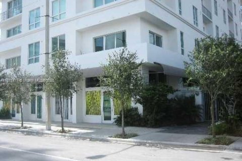 Copropriété à louer à Miami, Floride: 2 chambres, 100.15 m2 № 1927385 - photo 1