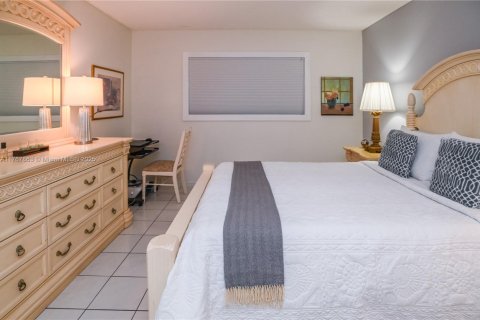 Condo in Lauderdale Lakes, Florida, 1 bedroom  № 1714631 - photo 30