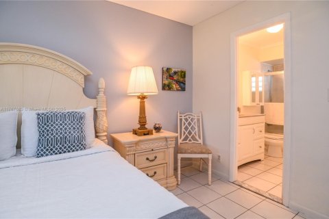 Condo in Lauderdale Lakes, Florida, 1 bedroom  № 1714631 - photo 29