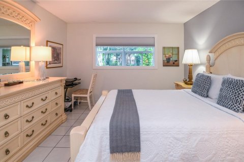 Condo in Lauderdale Lakes, Florida, 1 bedroom  № 1714631 - photo 26