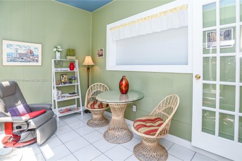Condo in Lauderdale Lakes, Florida, 1 bedroom  № 1714631 - photo 22