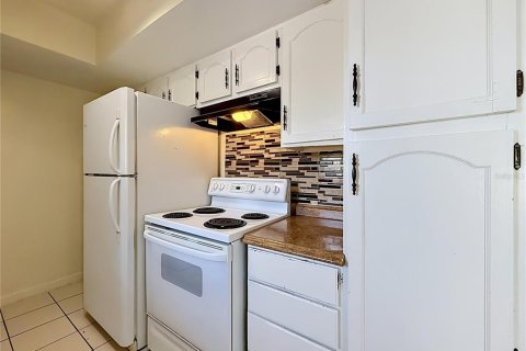 Condo in Orlando, Florida, 1 bedroom  № 2103016 - photo 20