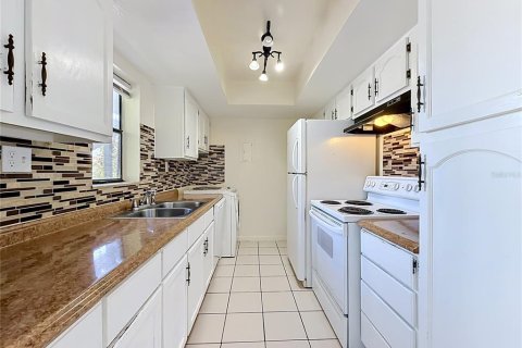 Condo in Orlando, Florida, 1 bedroom  № 2103016 - photo 19