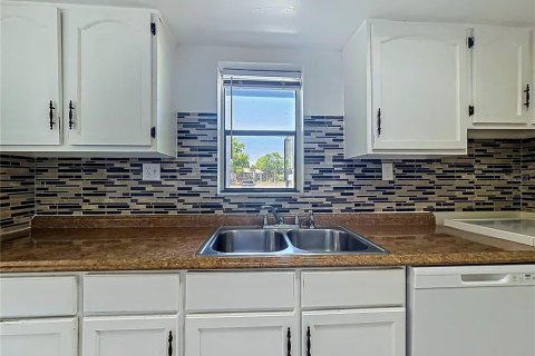 Condo in Orlando, Florida, 1 bedroom  № 2103016 - photo 24