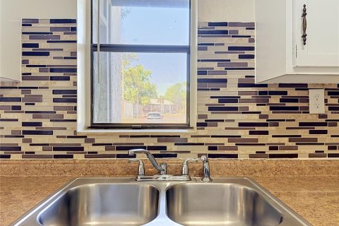Condo in Orlando, Florida, 1 bedroom  № 2103016 - photo 25