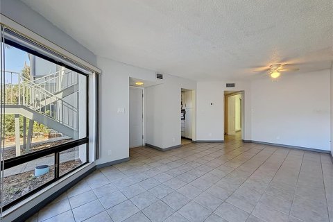 Condo in Orlando, Florida, 1 bedroom  № 2103016 - photo 16