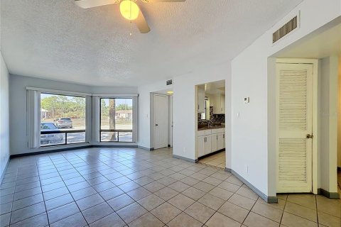 Condo in Orlando, Florida, 1 bedroom  № 2103016 - photo 17