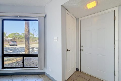 Condo in Orlando, Florida, 1 bedroom  № 2103016 - photo 14