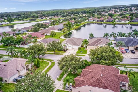 Casa en venta en Wesley Chapel, Florida, 4 dormitorios, 233.93 m2 № 1904083 - foto 5