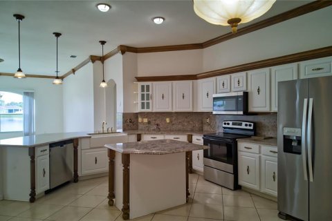 Casa en venta en Wesley Chapel, Florida, 4 dormitorios, 233.93 m2 № 1904083 - foto 12