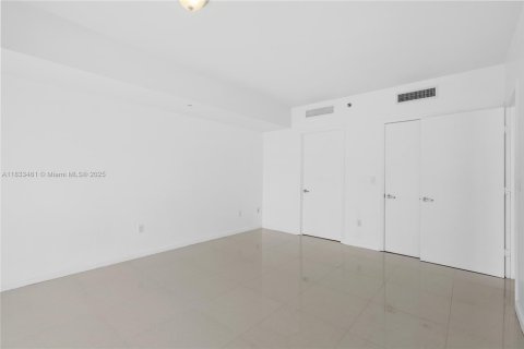 Condominio en venta en Miami, Florida, 1 dormitorio, 91.42 m2 № 1811433 - foto 24