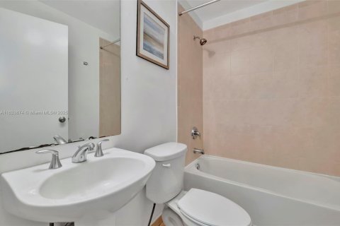 Condo in Aventura, Florida, 3 bedrooms  № 1294985 - photo 29