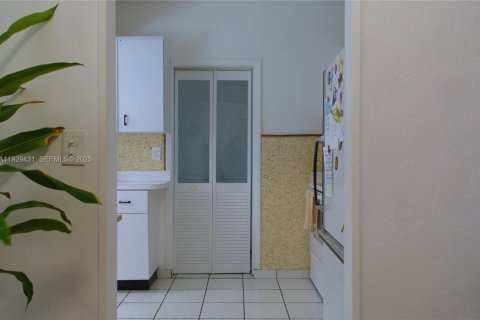 Villa ou maison à vendre à Miami, Floride: 3 chambres, 139.91 m2 № 1987779 - photo 29