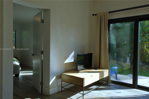 Villa ou maison à vendre à Miami, Floride: 3 chambres, 139.91 m2 № 1987779 - photo 23