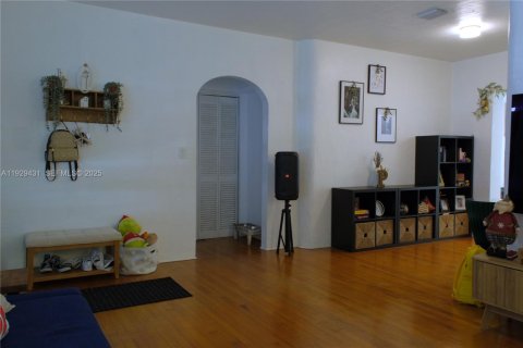Villa ou maison à vendre à Miami, Floride: 3 chambres, 139.91 m2 № 1987779 - photo 16