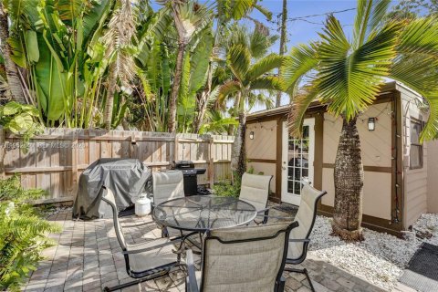 House in Wilton Manors, Florida 7 bedrooms, 137.03 sq.m. № 2010340 - photo 3