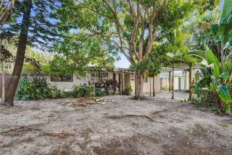 House in Wilton Manors, Florida 7 bedrooms, 137.03 sq.m. № 2010340 - photo 7