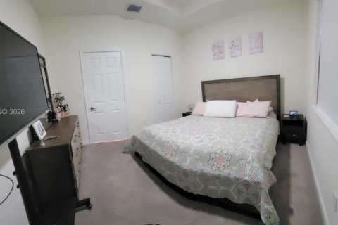 Condo in Hialeah, Florida, 3 bedrooms  № 2087090 - photo 19