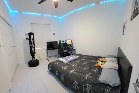 Condo in Hialeah, Florida, 3 bedrooms  № 2087090 - photo 15