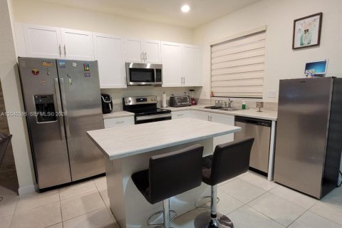 Condo in Hialeah, Florida, 3 bedrooms  № 2087090 - photo 7