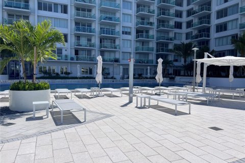 Condo in Miami Beach, Florida  № 2046385 - photo 24