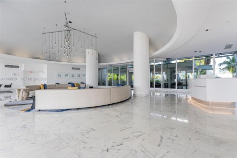 Condo in Miami Beach, Florida  № 2046385 - photo 2