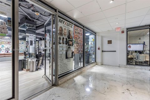 Condo in Miami Beach, Florida  № 2046385 - photo 5