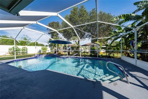 House in Lakeland, Florida 3 bedrooms, 128.95 sq.m. № 1905107 - photo 2