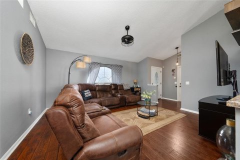 House in Lakeland, Florida 3 bedrooms, 128.95 sq.m. № 1905107 - photo 3