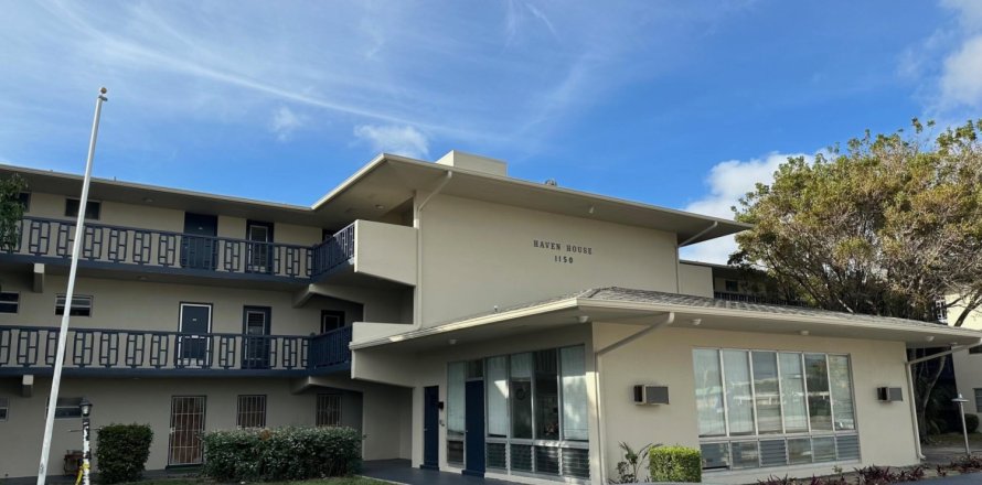 Condo in Pompano Beach, Florida, 1 bedroom № 1216130